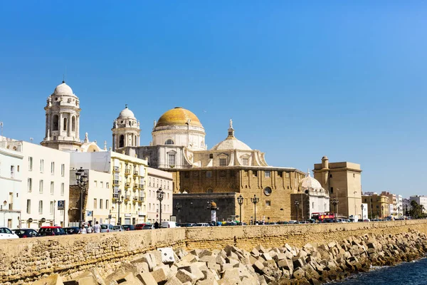 Frente Marítima de Cádiz em Espanha . — Fotografia de Stock