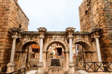 Antalya'da Roma kalıntıları.