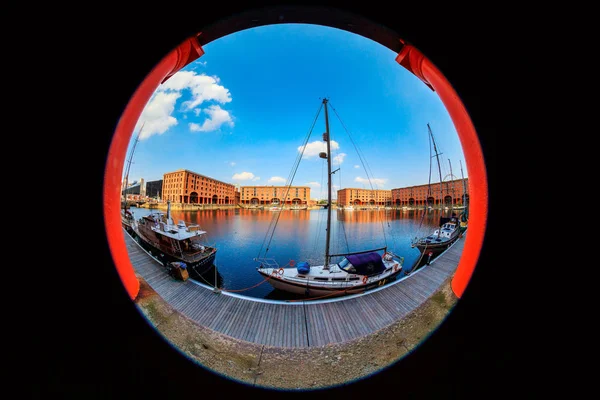 Vista del Albert Dock en Liverpool, Reino Unido . —  Fotos de Stock