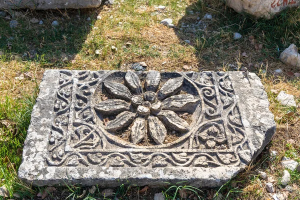 Stenpanna Med Sniderier Vid Ruinerna Xanthos Gammal Stad Lycia Antalya — Stockfoto