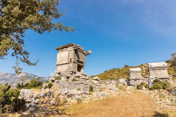 Αρχαία Ερείπια Ταφικές Σαρκοφάγους Στη Λυκική Πόλη Σιντίμα Στην Επαρχία — Φωτογραφία Αρχείου