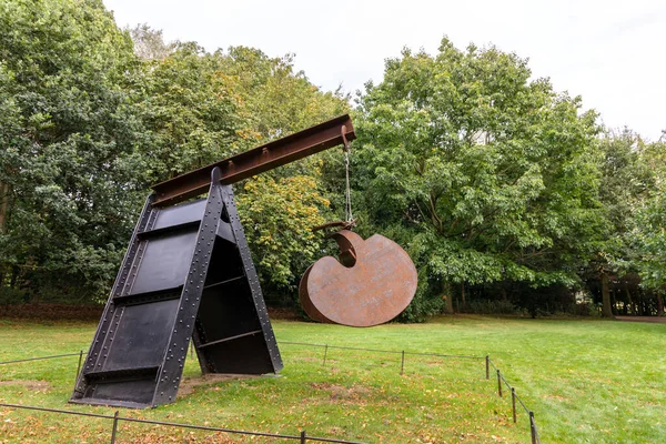 Wakefield Yorkshire Reino Unido Outubro 2019 Cave Uma Escultura Aço — Fotografia de Stock