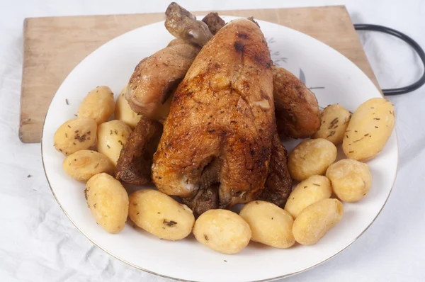 Chicken  roasted and potatoes — Stock Photo, Image