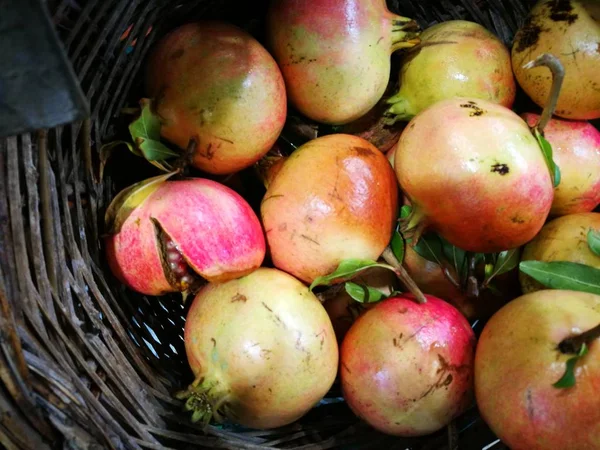 Pomegranate in display at farmers market — Stock Photo, Image