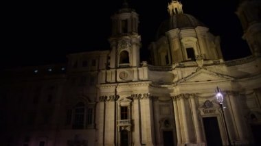 Piazza Navona 'daki Roma şehrinin mimarisi.. 