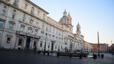 Piazza Navona 'daki Roma şehrinin mimarisi.. 