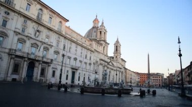 Piazza Navona 'daki Roma şehrinin mimarisi.. 