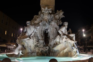Piazza Navona 'daki Roma şehrinin mimarisi.. 