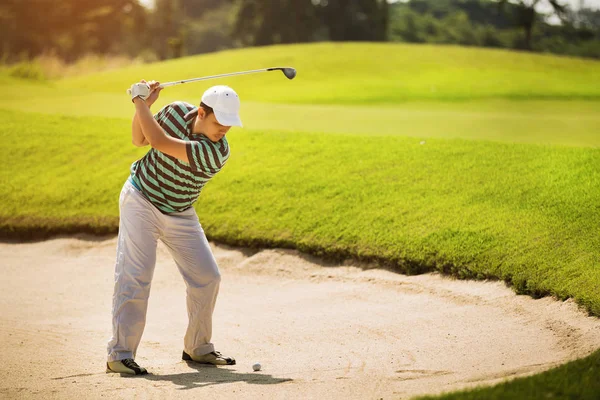Golfçüler vurdu top 