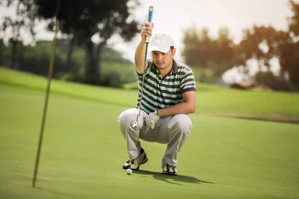 Golf sopaları sahanın doğrudan ölçümü. Koymaya