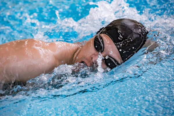 Yüzme yarışması havuzu.