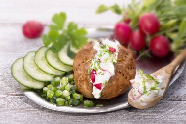 patates fırında krem salata dolu çerez ceket
