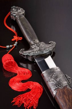Japon kılıç Çin yapımı sembolü kırmızı bir sancı