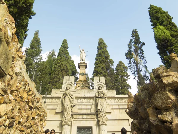 モンジュイック墓地の豪華な暗号 バルセロナ スペイン — ストック写真