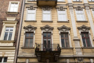 Eski vintage evin balkon cephe