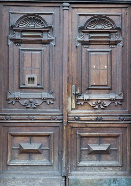 Vintage brązowy drewniany drzwi starego domu — Zdjęcie stockowe
