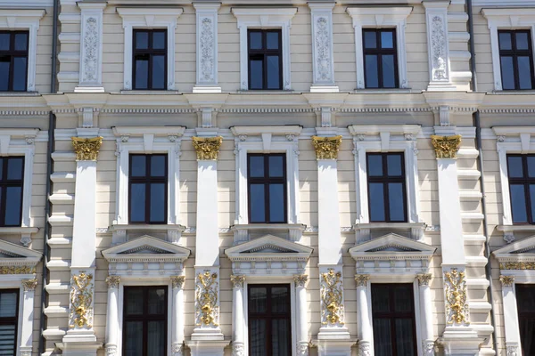 Eski beyaz Vintage evin cephe