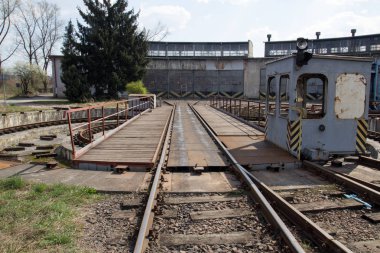 Eski terk edilmiş tren depo