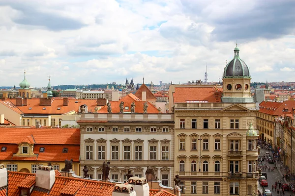 Panorama Prahy, červené střechy — Stock fotografie