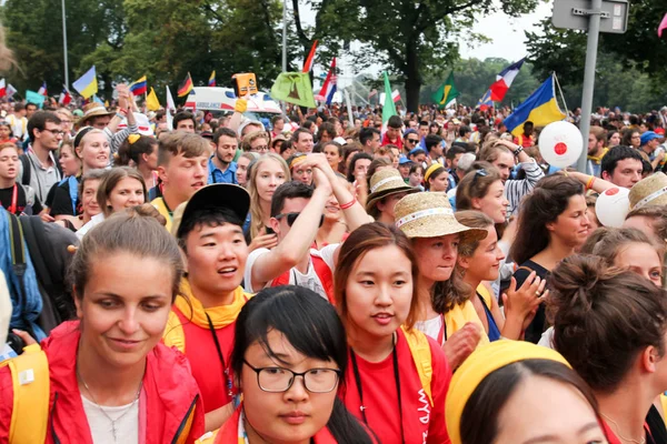 Krakow, Polonya - 2016 - Dünya Gençlik günü 2016, A kalabalık Chine