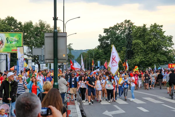 Krakau, Polen - 2016 - Weltjugendtag eine Menschenmenge — Stockfoto