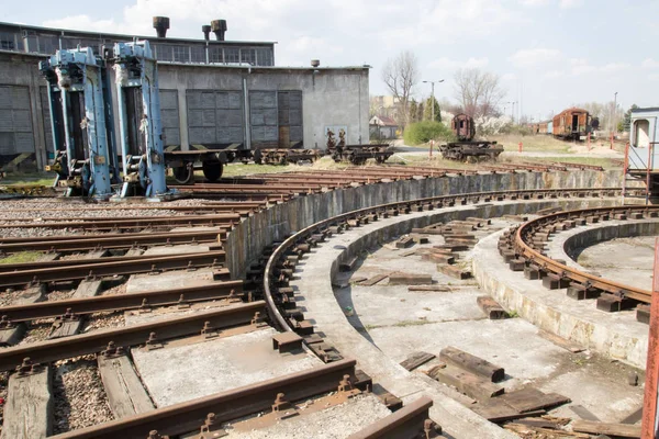 Antigo depósito de comboios abandonado Cracóvia Polónia — Fotografia de Stock