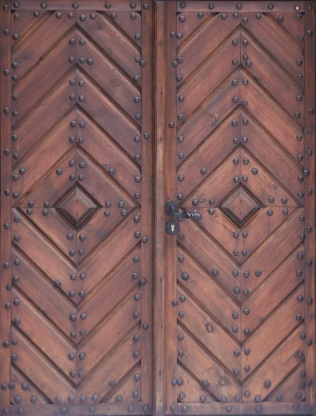 Vintage drewniane brązowe drzwi zbliżenie — Zdjęcie stockowe