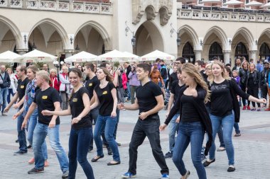 Polonya, Krakow 02,09,2017 bir grup genç insanlar dans