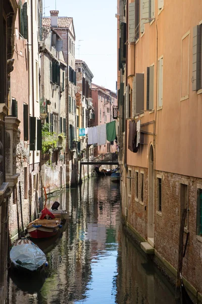 Venedik 'te Dar Kanal