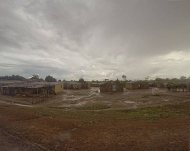 Yağmur sonrası Afrika Köyü