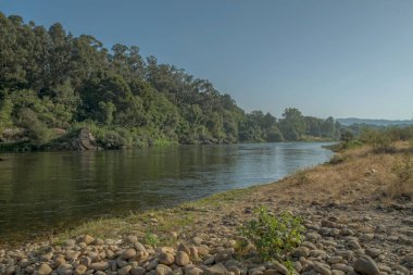 Nehir Portekiz taşlarla geçerli