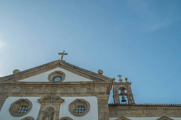 Fachada de iglesia en el norte de portugal — Foto de Stock