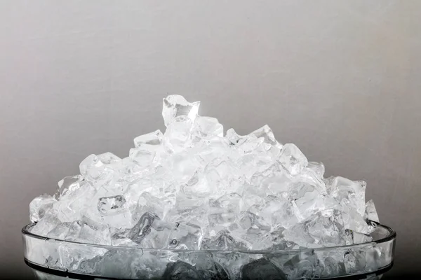 Piedras de hielo aisladas —  Fotos de Stock