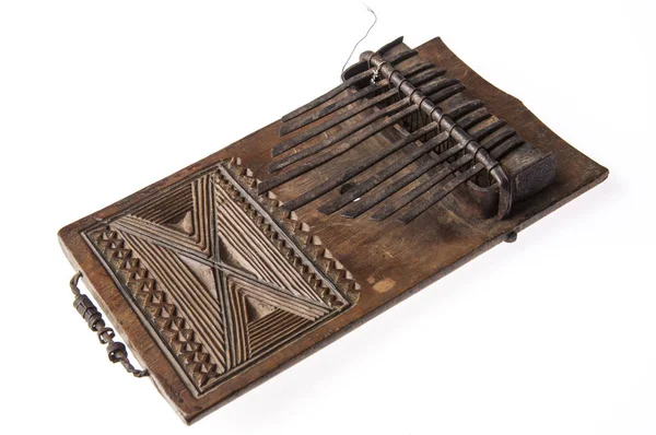 Afrikai kézzel készített hangszer elszigetelt fehér background — Stock Fotó