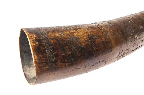 Африканський музичний інструмент, труба з африканських символи, ручної роботи — стокове фото