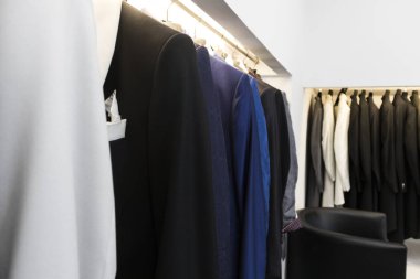 Erkek takım elbise mağazası