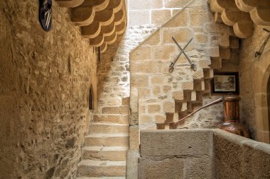 Kale iç merdiven ile