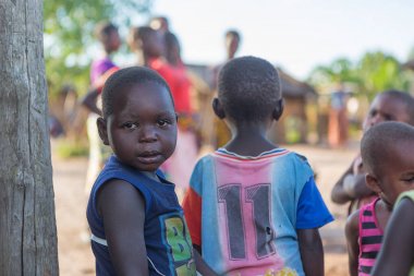 Dundo/Angola - 23 Nisan 2015 - Afrika kırsal çocuk portresi. Du