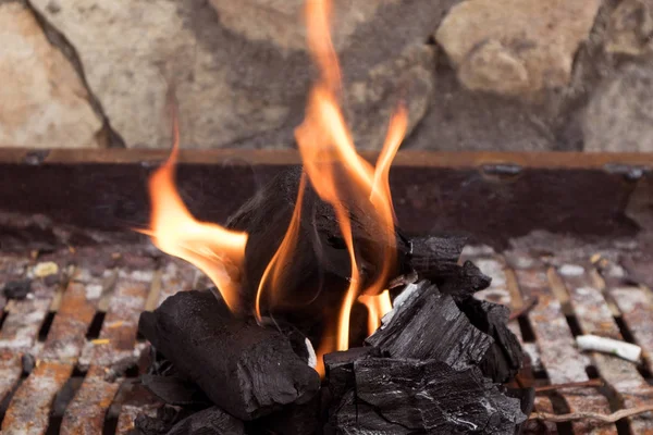 Trozos de carbón quemado — Foto de Stock
