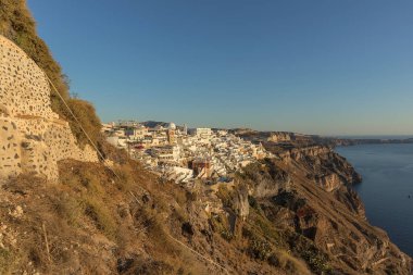 Gün batımı, Santorini, Yunanistan ile teleferik görünümünden Hillside.