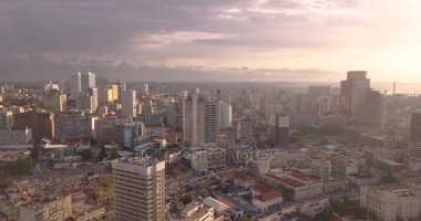 Luanda defne, havadan görüntüleri. Gün batımı. Manzarası.