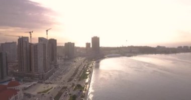 Luanda defne, havadan görüntüleri. Gün batımı. Manzarası.
