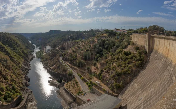 Barragem hidrelétrica de Castelo de Bode. Portugal — Fotografia de Stock
