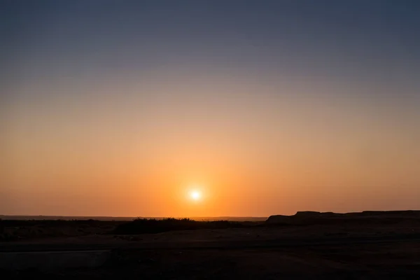 Закат Пустыне Намибе Силуэтом Каньонов — стоковое фото