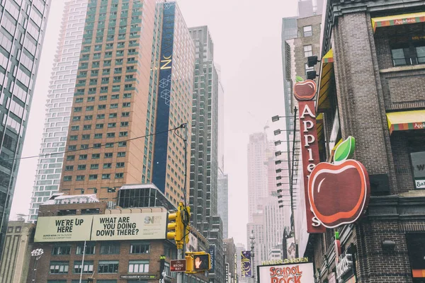 NYC/Usa - 29 Dez 2017 - beroemde new york avenue. Times square. — Stockfoto