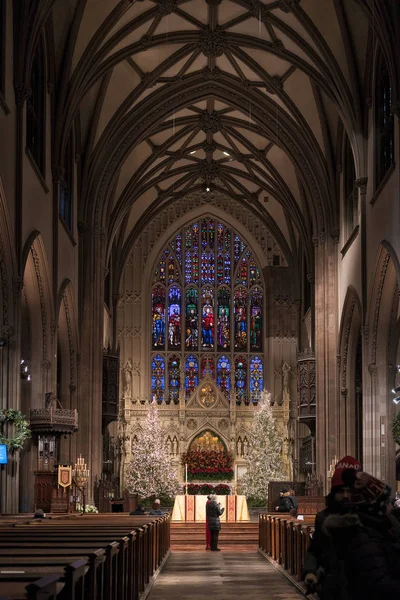 NYC/Usa 02 Jan 2018 - slavný interiér kostela v new Yorku. Kostel St. peters. — Stock fotografie