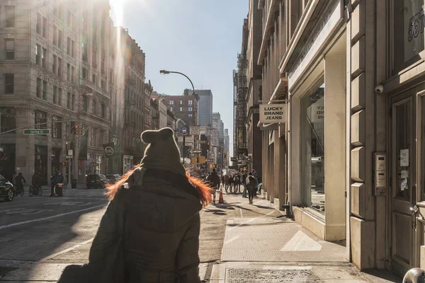 NYC/Usa-02 Jan 2018 - mensen lopen op New York street. — Stockfoto