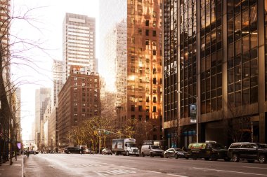 NYC/ABD 02 Jan 2018 - New York ünlü avenue günbatımı ışık ile