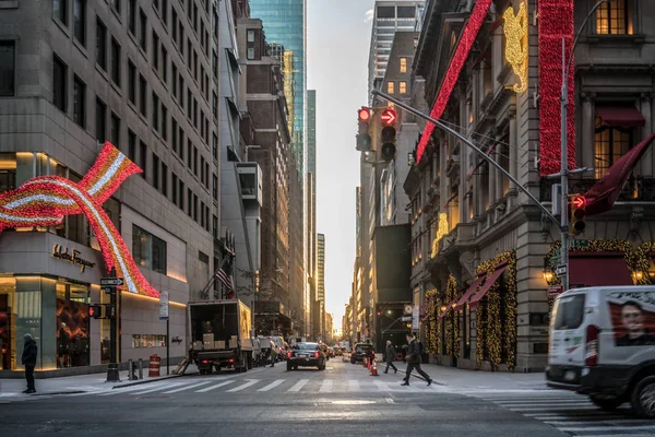 29 september 2017 - New York / Usa - mensen lopen in de straten van M — Stockfoto