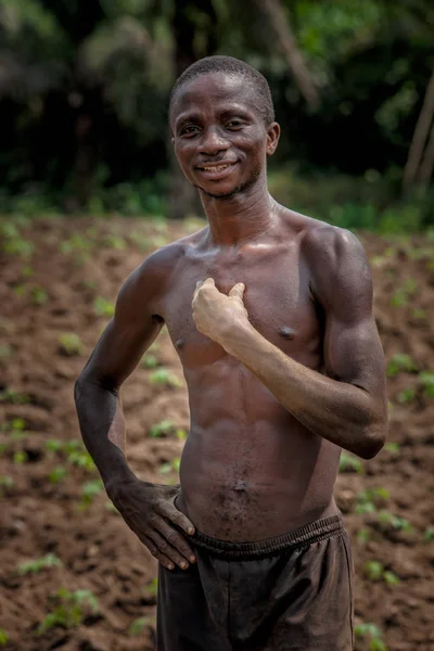 CABINDA/ANGOLA - 09 JUN 2010 - Portrait of African rural farmer. Cabinda. Angola. — Stock Photo, Image